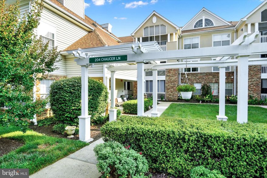 MOVE ON UP TO THIS PENTHOUSE CONDO!  PHASE II OF ENGLISH COUNTRY MANOR. 
THIS CONDO IS A SPECIAL GEM THAT DOESN'T COME UP VERY OFTEN! 
KITCHEN UPDATED W/STAINLESS STEEL APPLIANCES  &  SEPARATE DINIING ROOM AREA. 
PRIMARY BEDROOM HAS HUGE WALK-IN CLOSET & AN ENSUITE BATH W/ A GARDEN/SOAKING TUB. LIVING ROOM HAS A SLIDER TO ACCESS THE SCREENED PORCH. 
SPACIOUSNESS ABOUNDS WITH THE HIGH TREY CEILINGS. 
 ENJOY THE PEACE & SERENITY  FROM YOUR SCREENED PORCH. 
THIS CONDO  BACKS UP TO A WOODED SETTING WITH A STREAM. 
NEW HOT WATER HEATER IN 2021. NEW FURNACE & AC UNIT IN 2020. AMERICAN DESIGN & BUILD WINDOWS HAVE A LIFETIME TRANSFERABLE WARRANTY. 
WITHIN WALKING DISTANCE TO MA & PA TRAIL, COMMUNITY POOL, GYM & OTHER AMENITIES. 
GREAT SHOPPING & RESTAURANTS NEARBY. 
THIS ONE WON'T LAST LONG! SCHEDULE YOUR PRIVATE SHOWING TODAY BEFORE IT'S GONE!!!