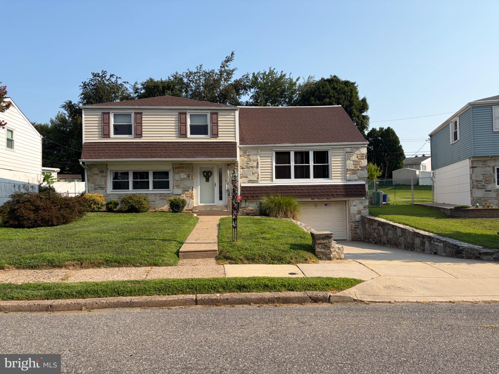 803 RENNARD CIRCLE