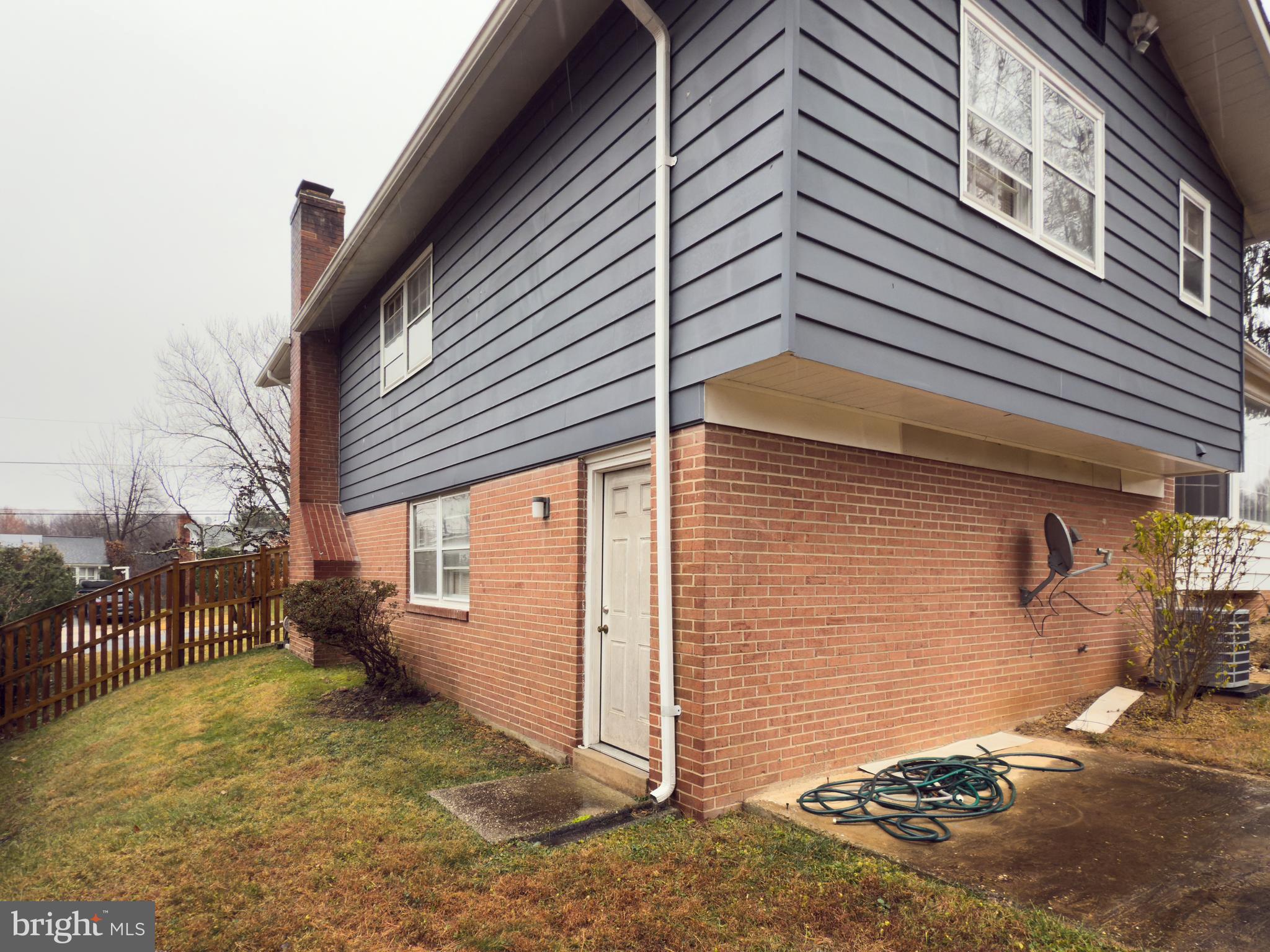 LAYHILL SOUTH - Residential Lease