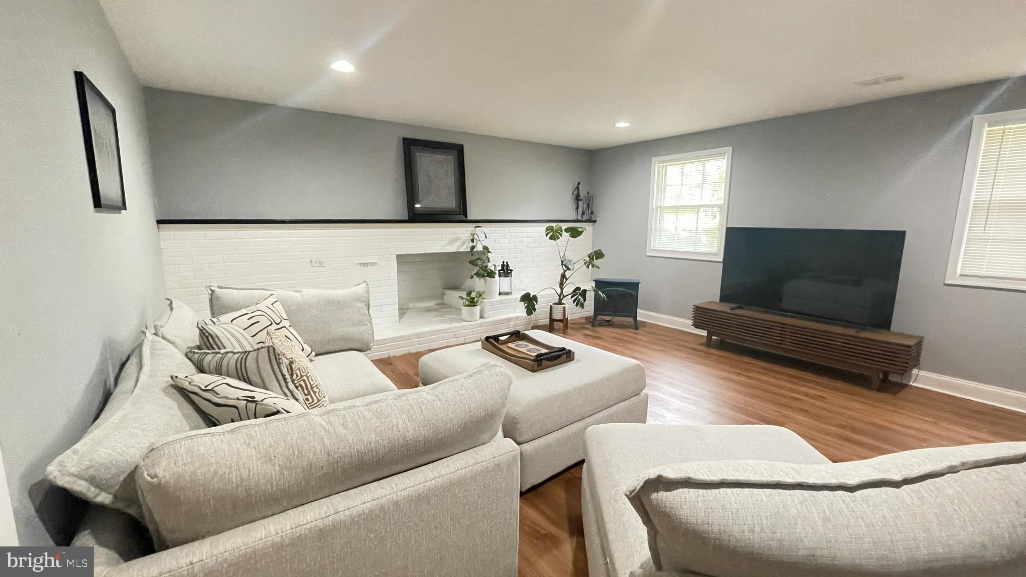 LAYHILL SOUTH - Residential Lease