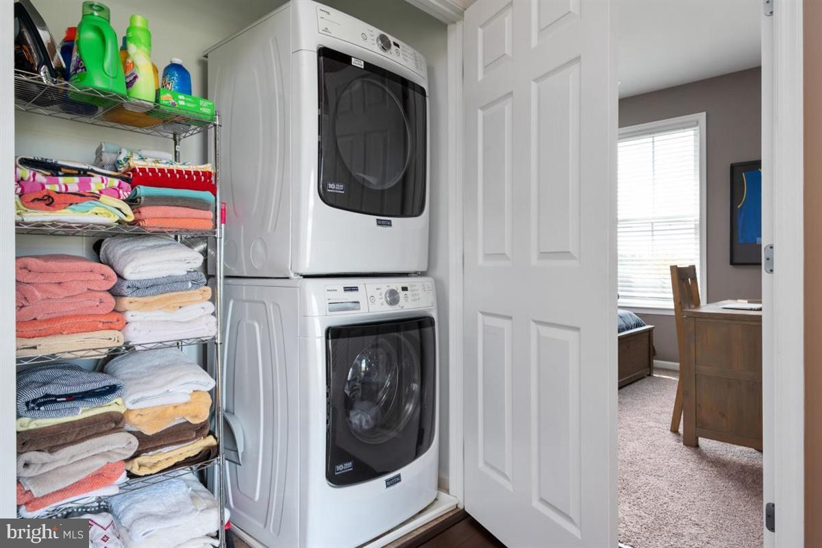 ELLENDALE - Residential Lease