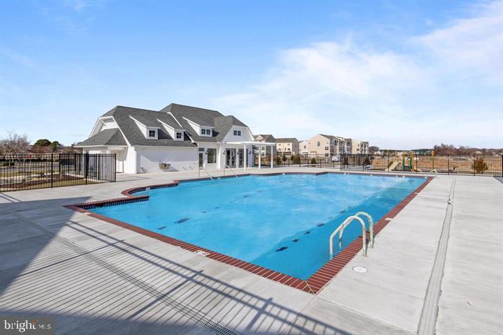 ELLENDALE - Residential Lease