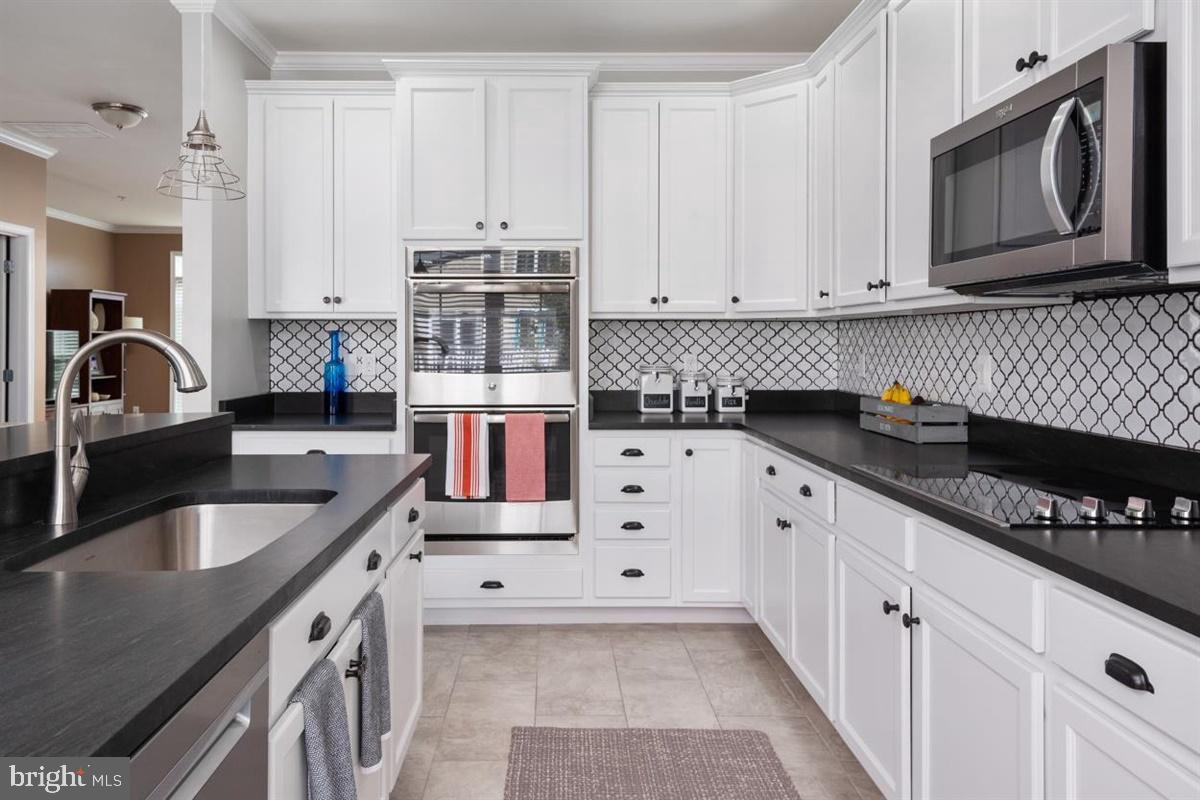 ELLENDALE - Residential Lease