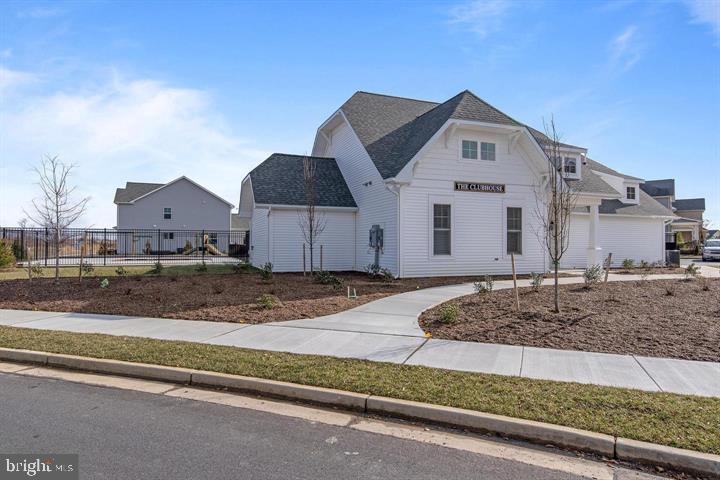 ELLENDALE - Residential Lease