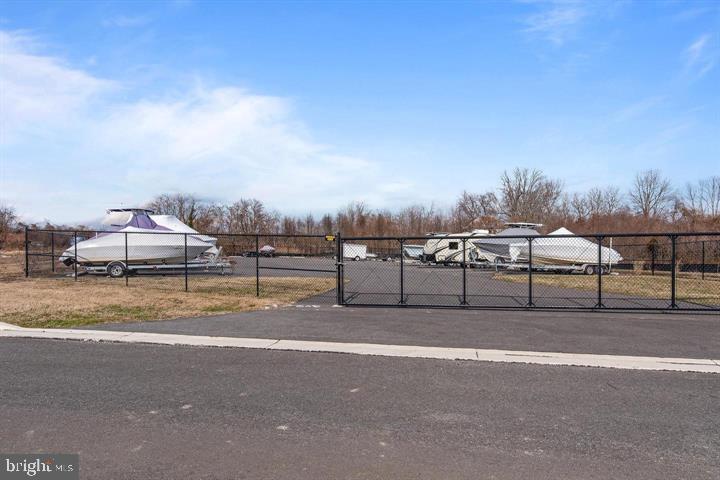 ELLENDALE - Residential Lease