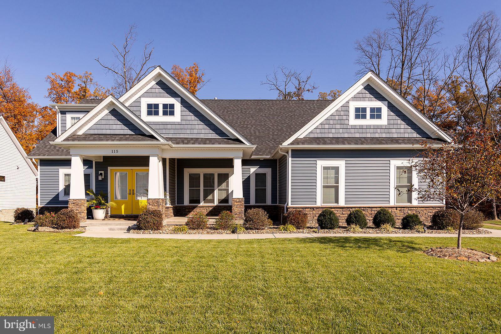 ABRAMS POINTE - Residential