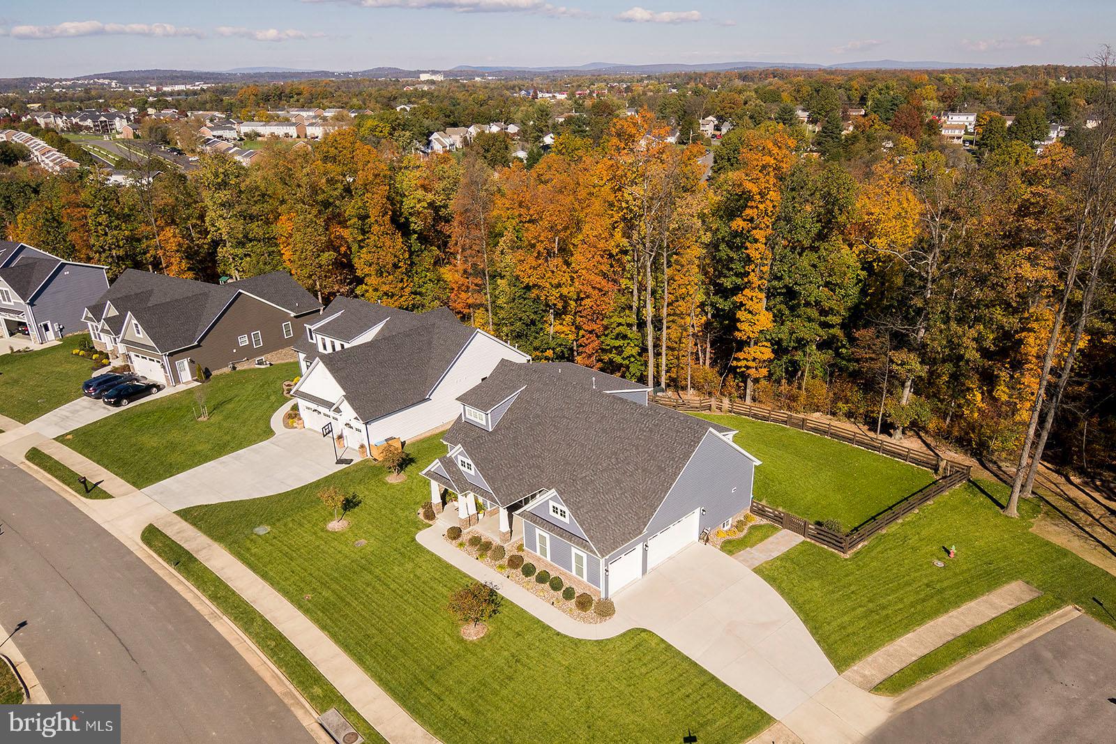 ABRAMS POINTE - Residential