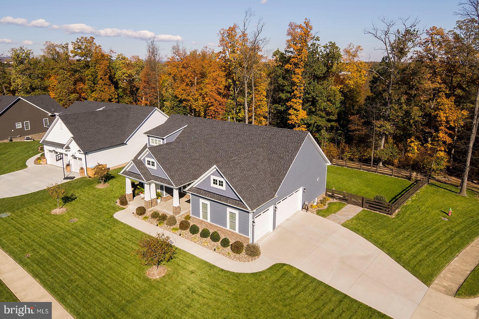 ABRAMS POINTE - Residential