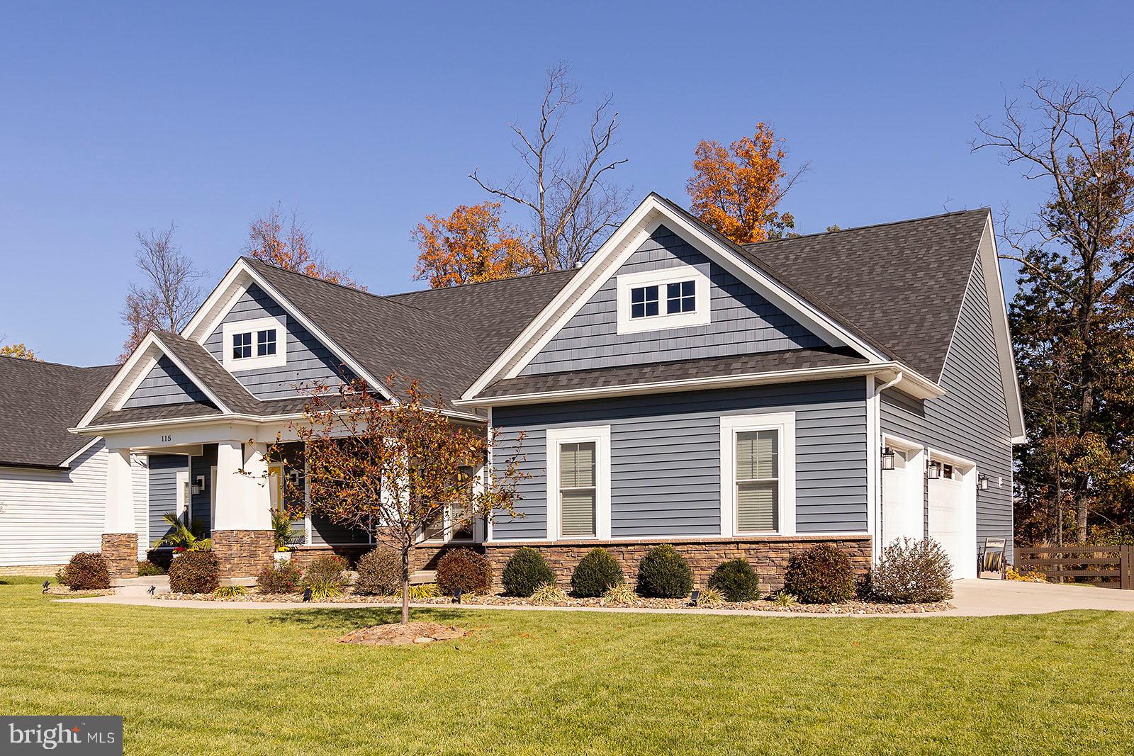 ABRAMS POINTE - Residential