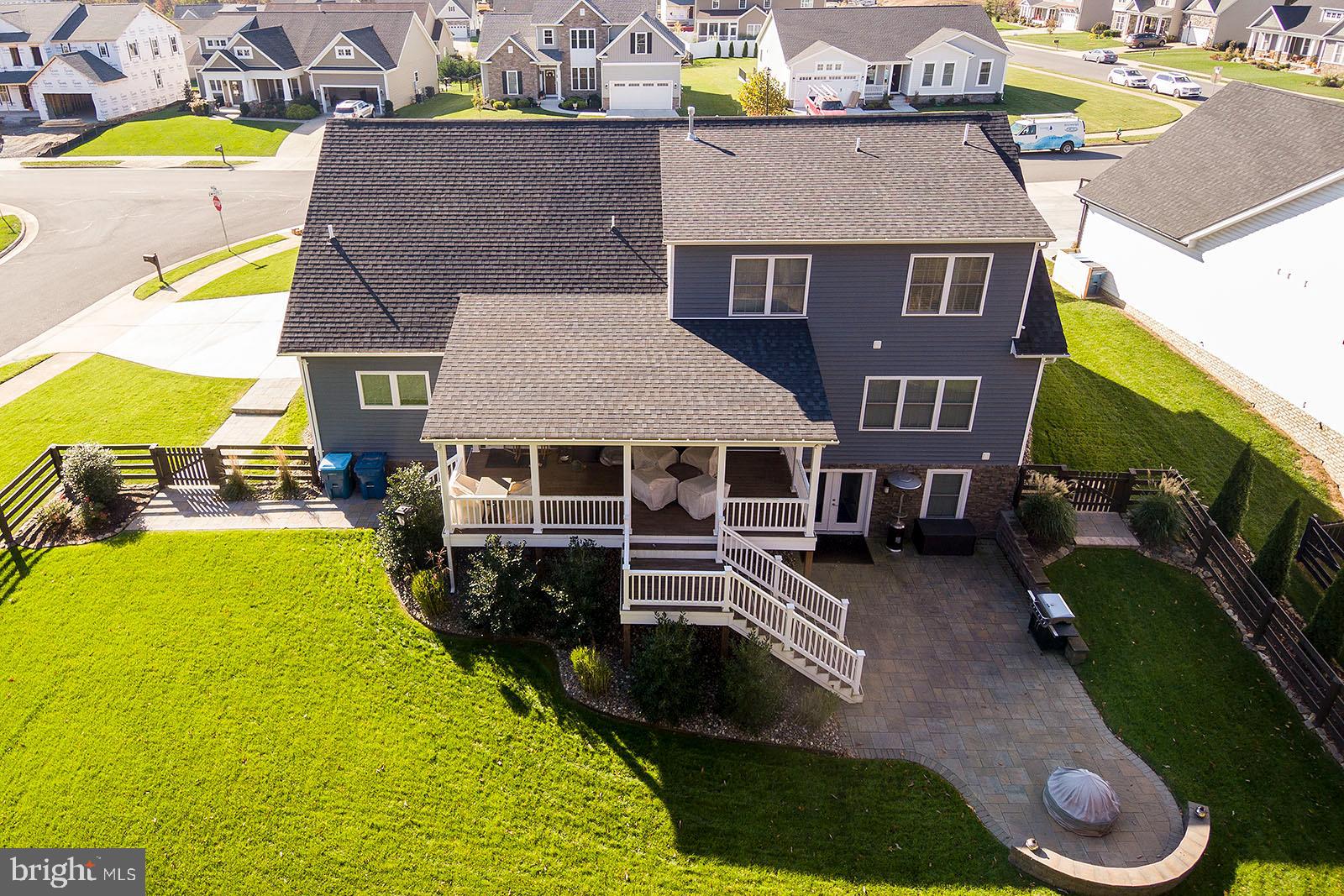 ABRAMS POINTE - Residential