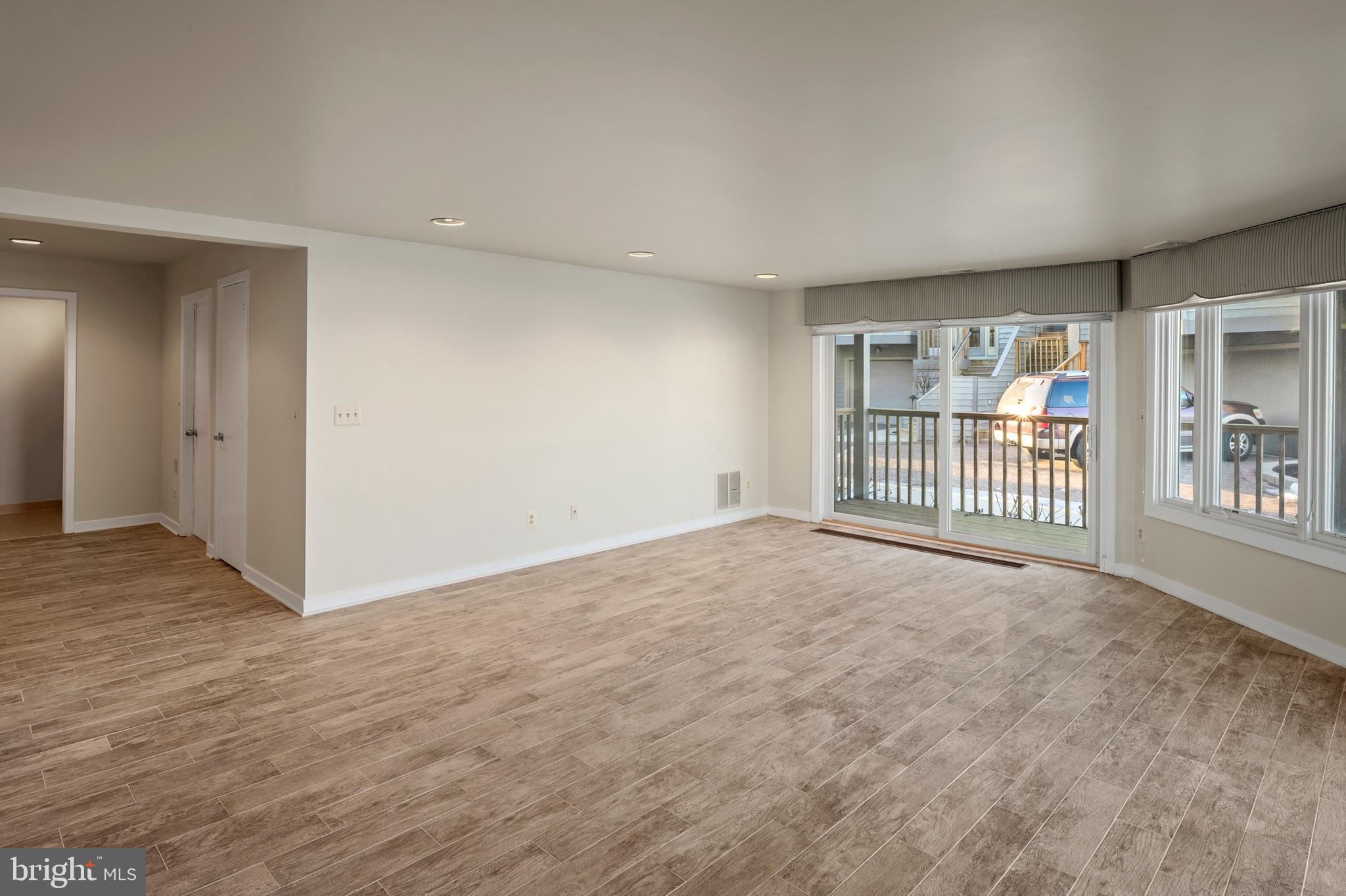 CHESAPEAKE HARBOUR - Residential