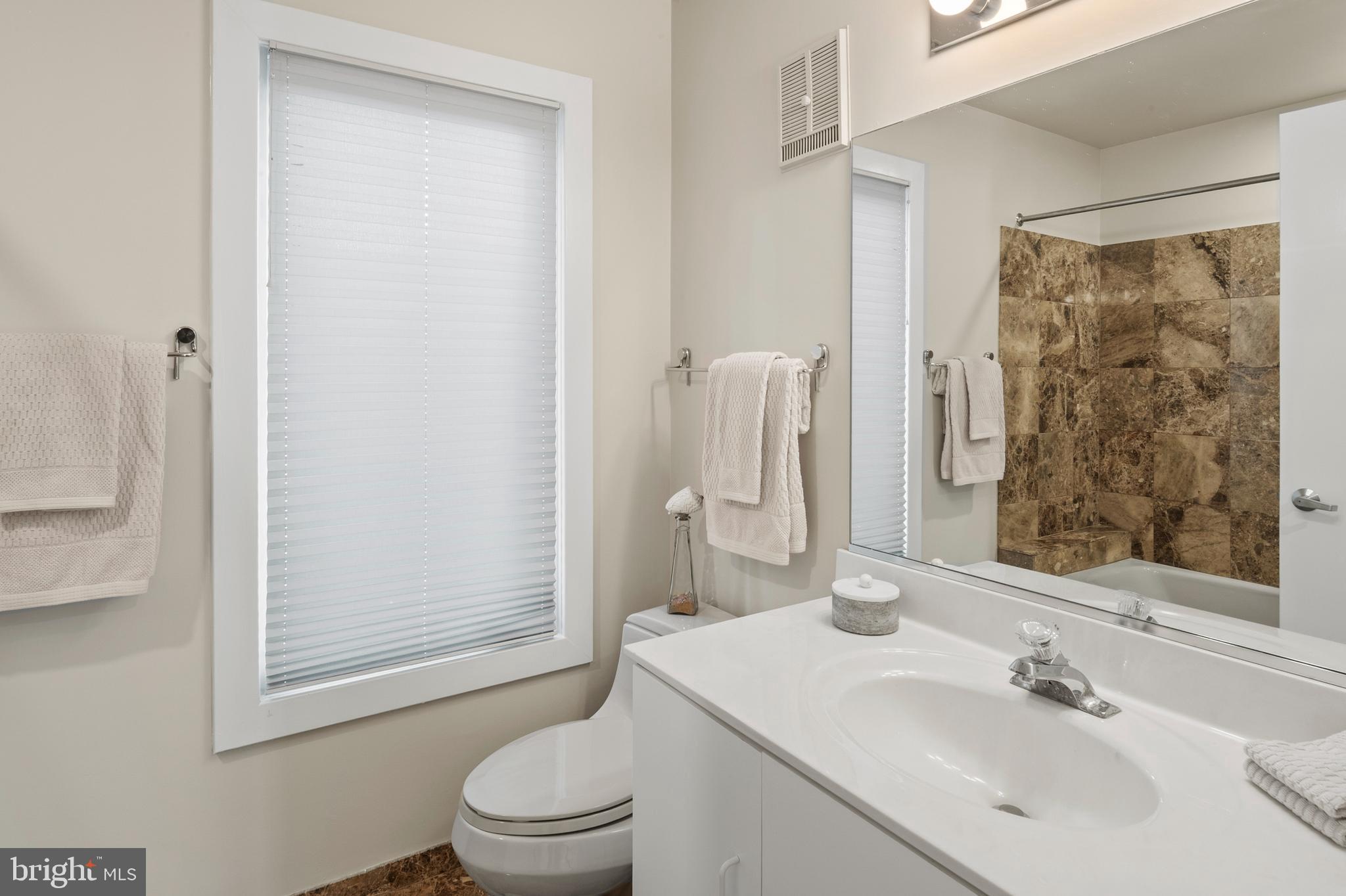 CHESAPEAKE HARBOUR - Residential