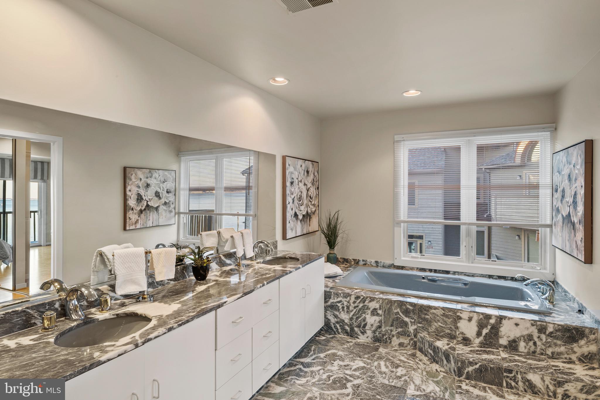 CHESAPEAKE HARBOUR - Residential