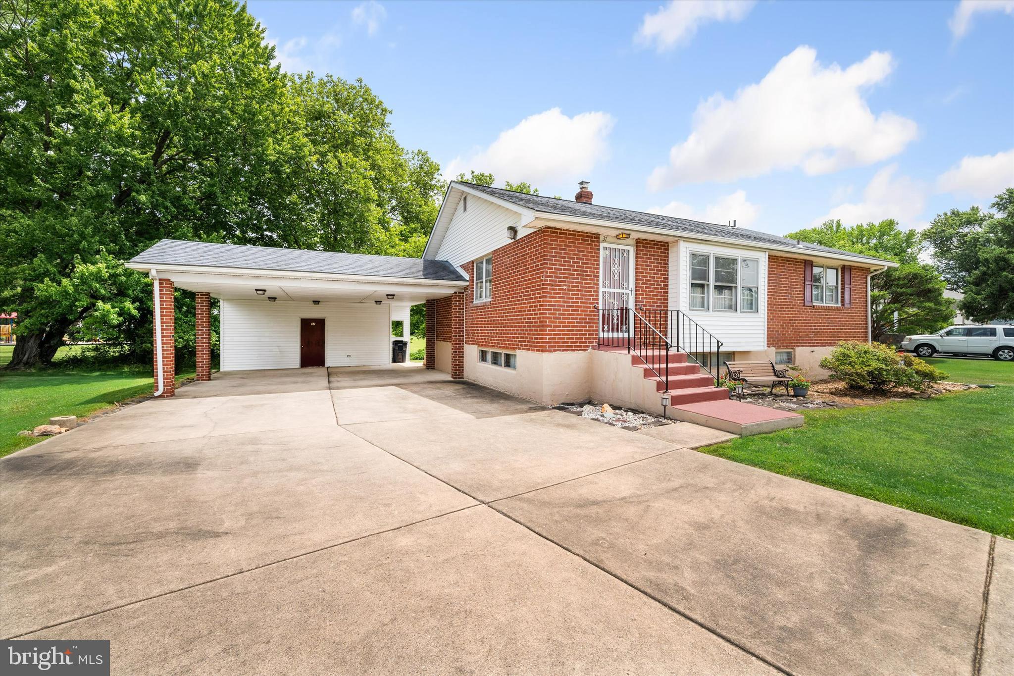 37 MARTA DRIVE