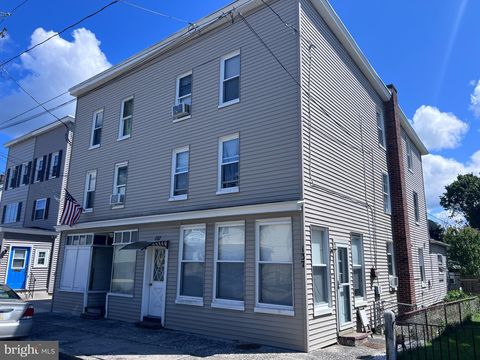 Photo of 137 E White Street, SUMMIT HILL, PA 18250 (MLS # PACC2006828)