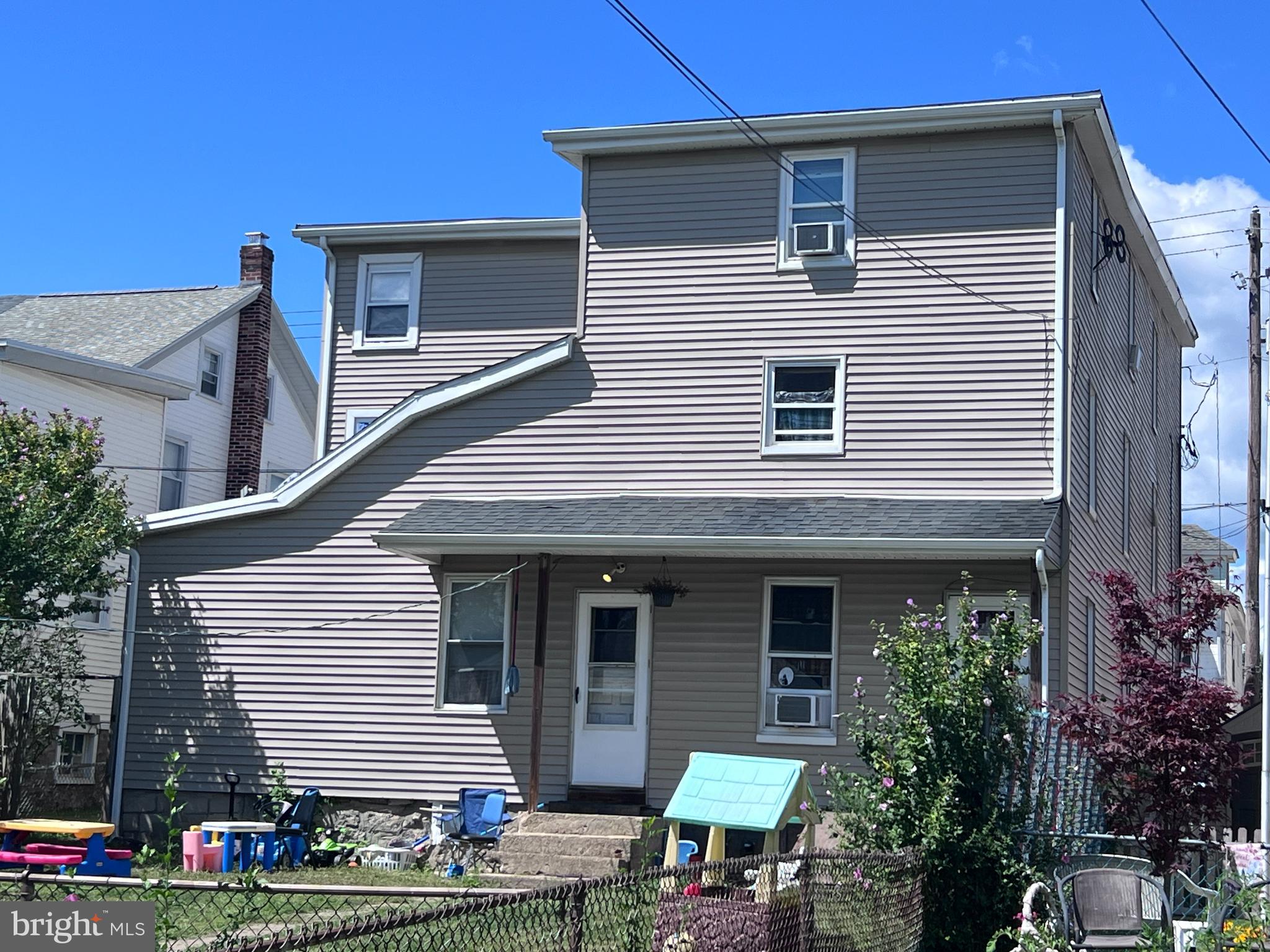 137-139 E WHITE STREET