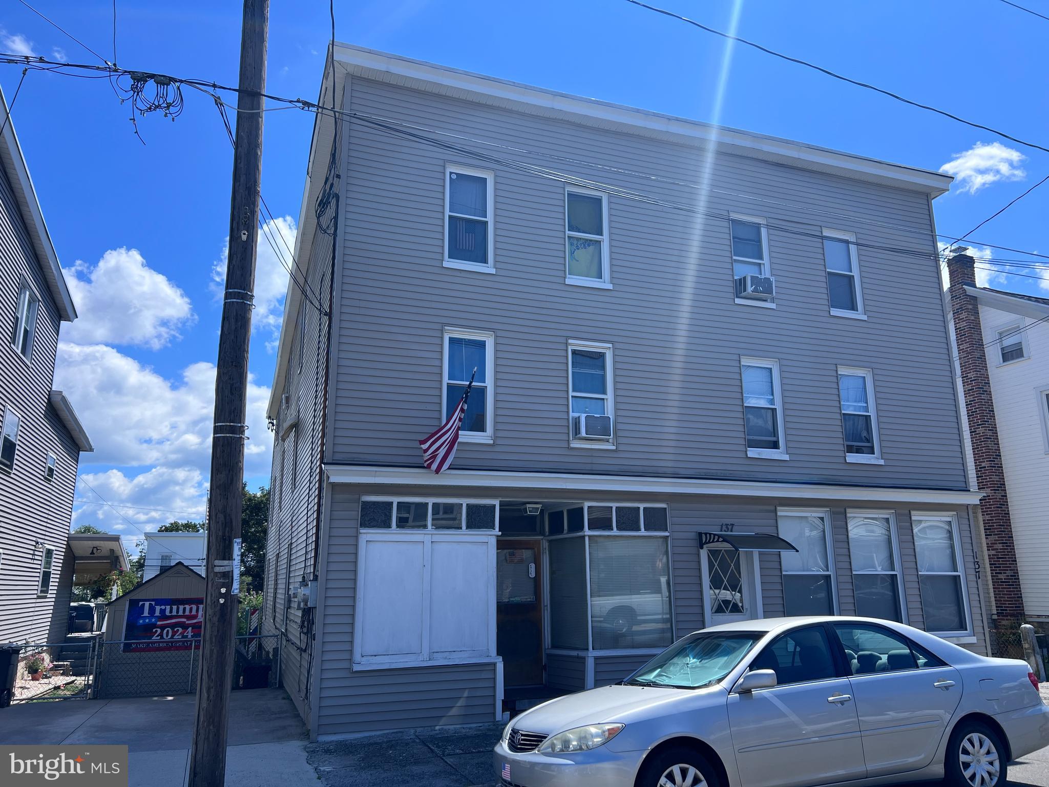 137-139 E WHITE STREET