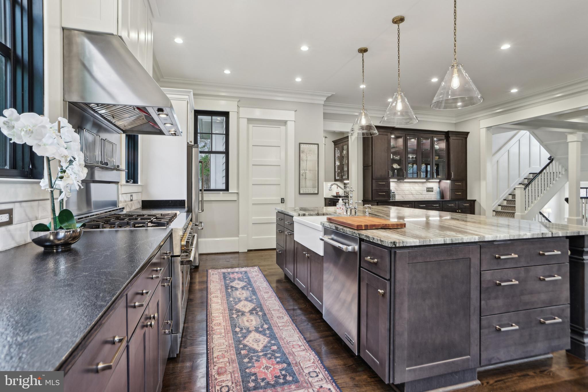 COUNTRY CLUB PARK - Residential