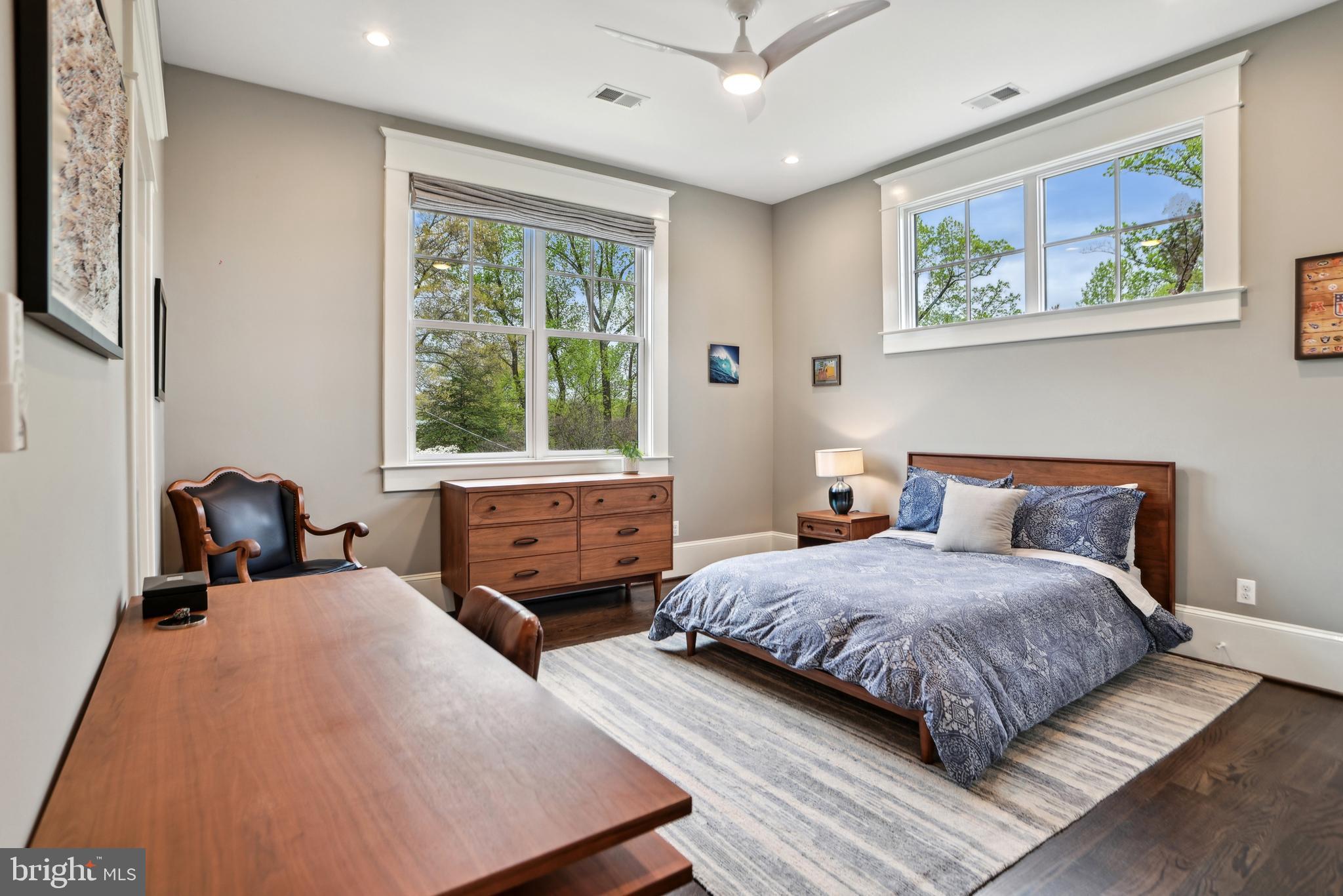 COUNTRY CLUB PARK - Residential