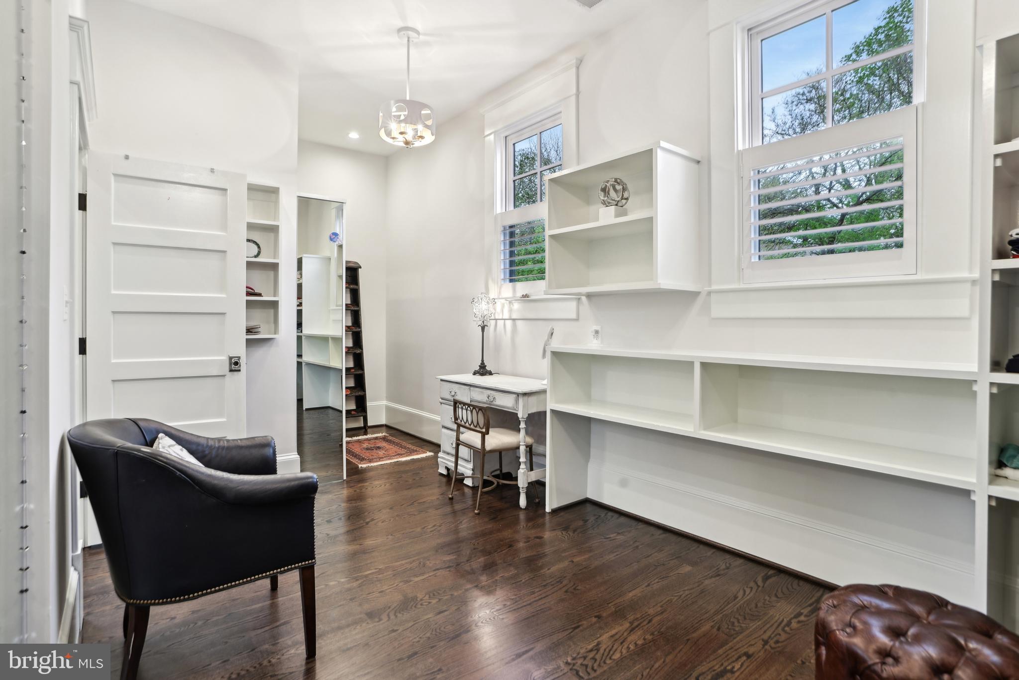 COUNTRY CLUB PARK - Residential