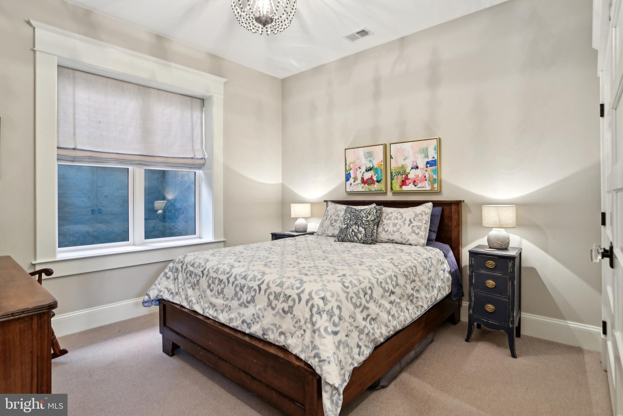 COUNTRY CLUB PARK - Residential