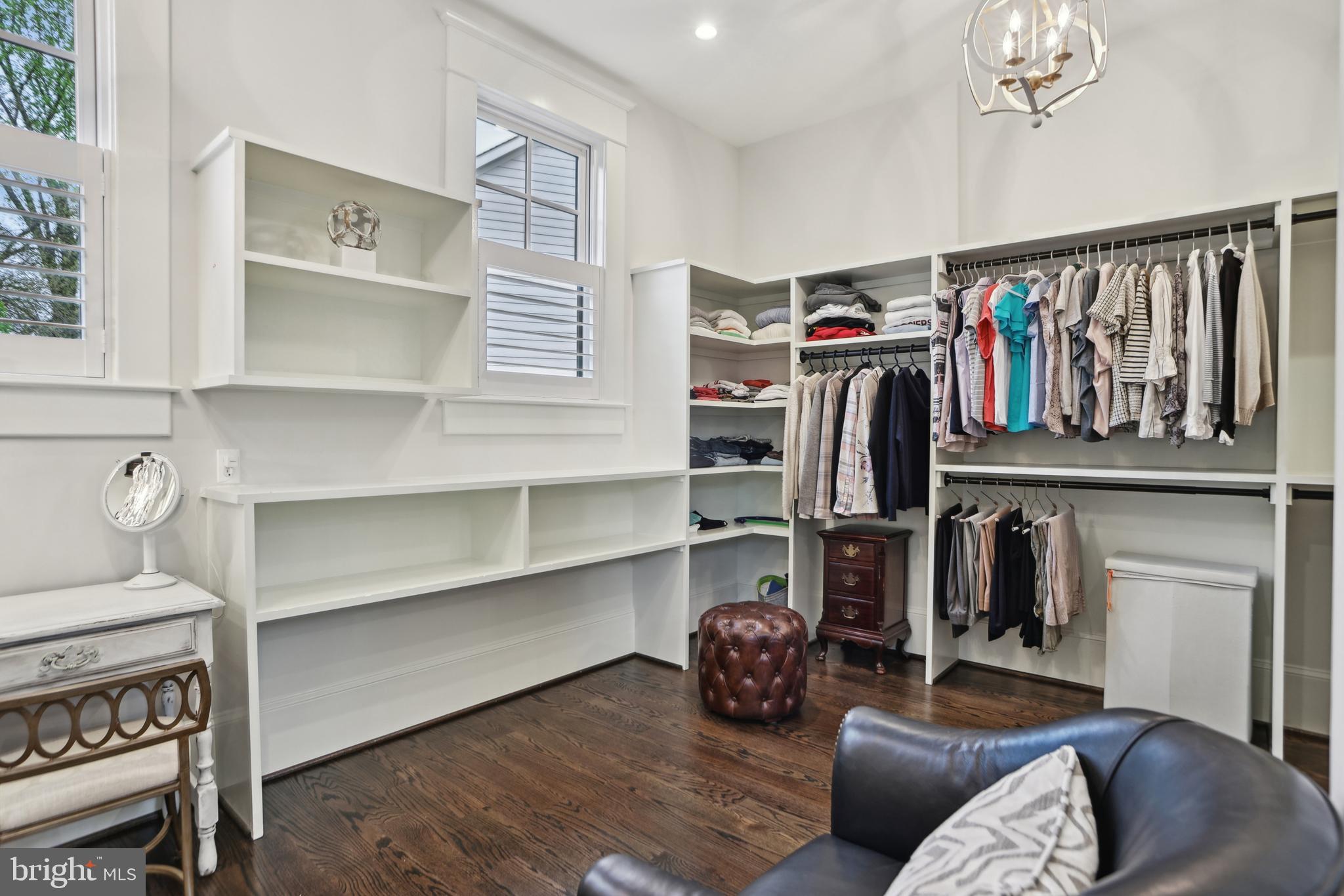 COUNTRY CLUB PARK - Residential