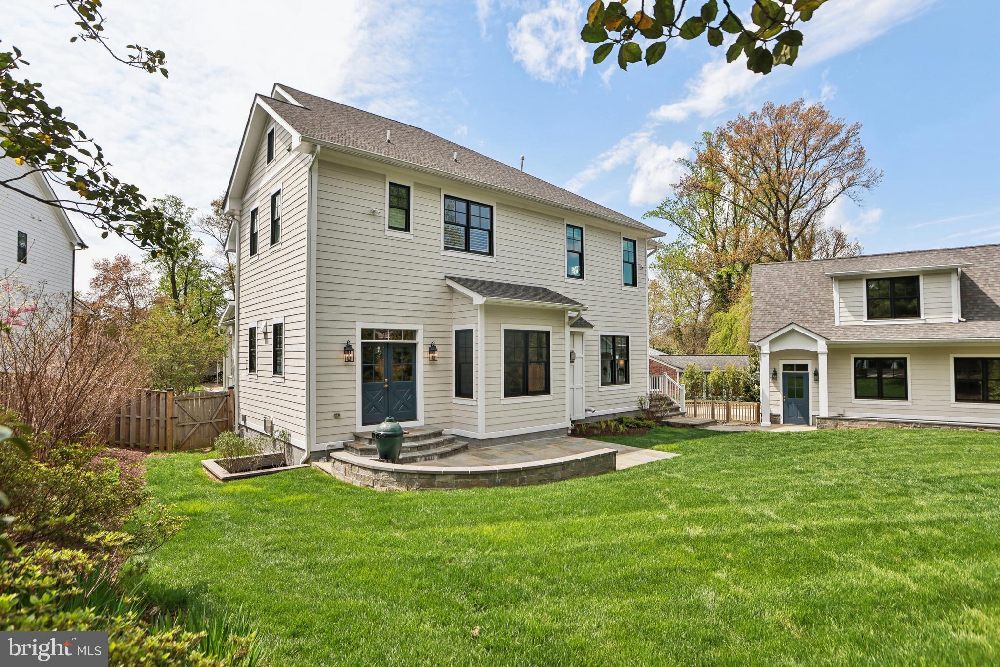 COUNTRY CLUB PARK - Residential