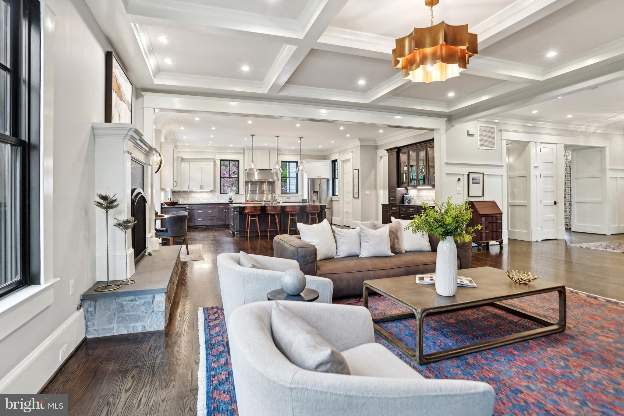 COUNTRY CLUB PARK - Residential