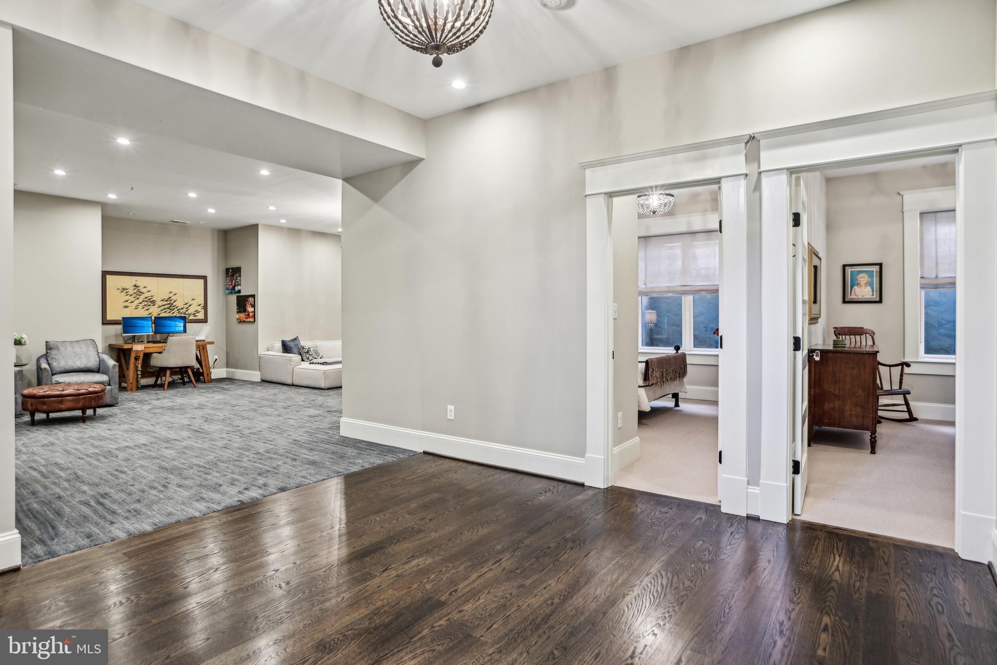 COUNTRY CLUB PARK - Residential