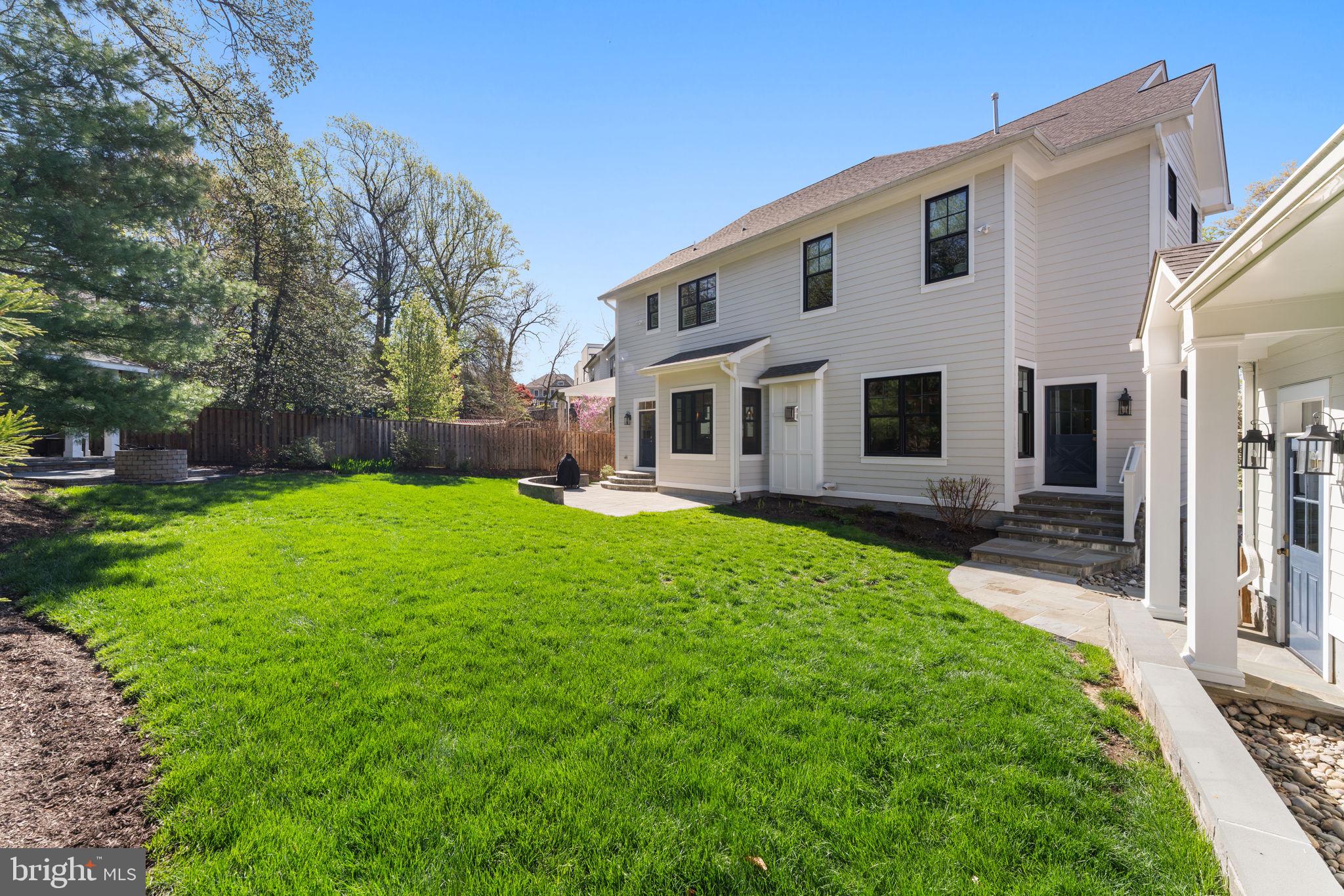 COUNTRY CLUB PARK - Residential