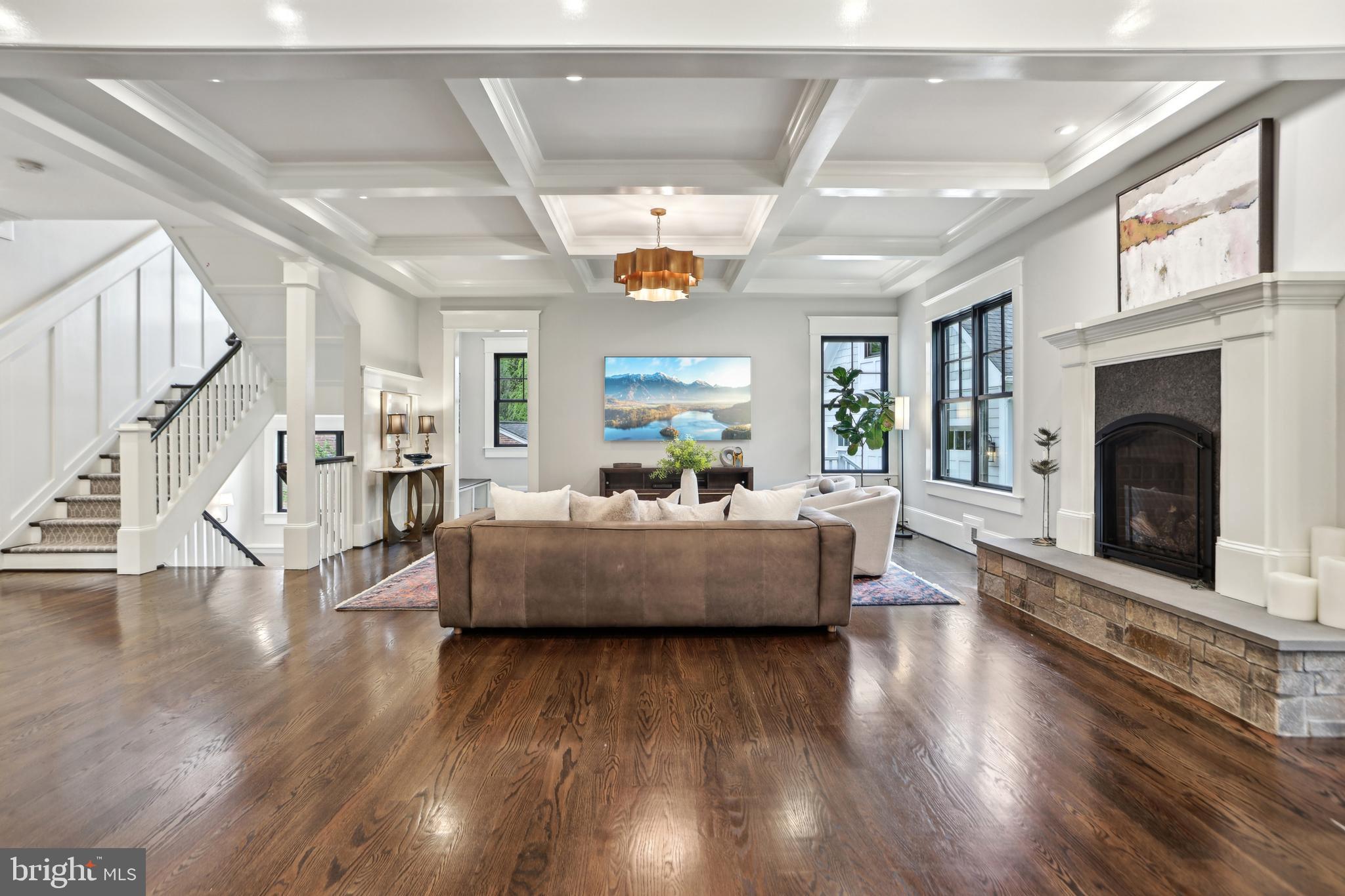 COUNTRY CLUB PARK - Residential