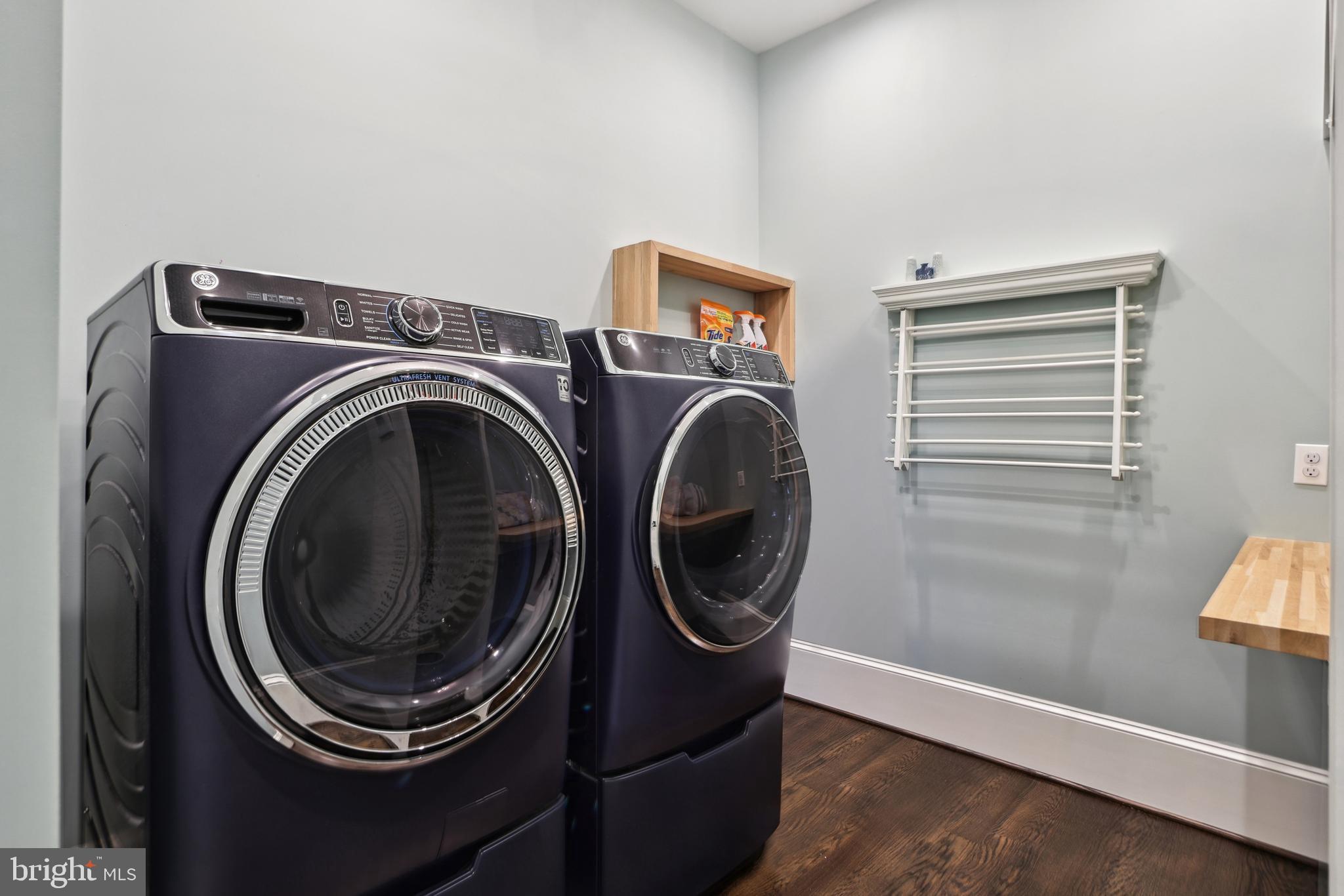 COUNTRY CLUB PARK - Residential