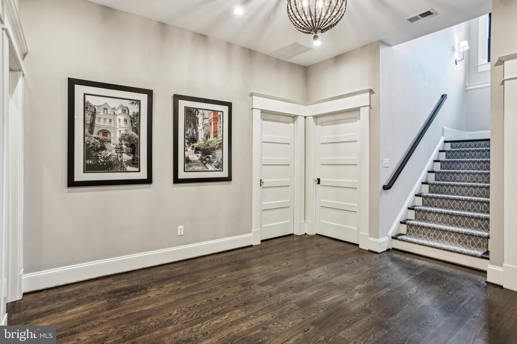 COUNTRY CLUB PARK - Residential