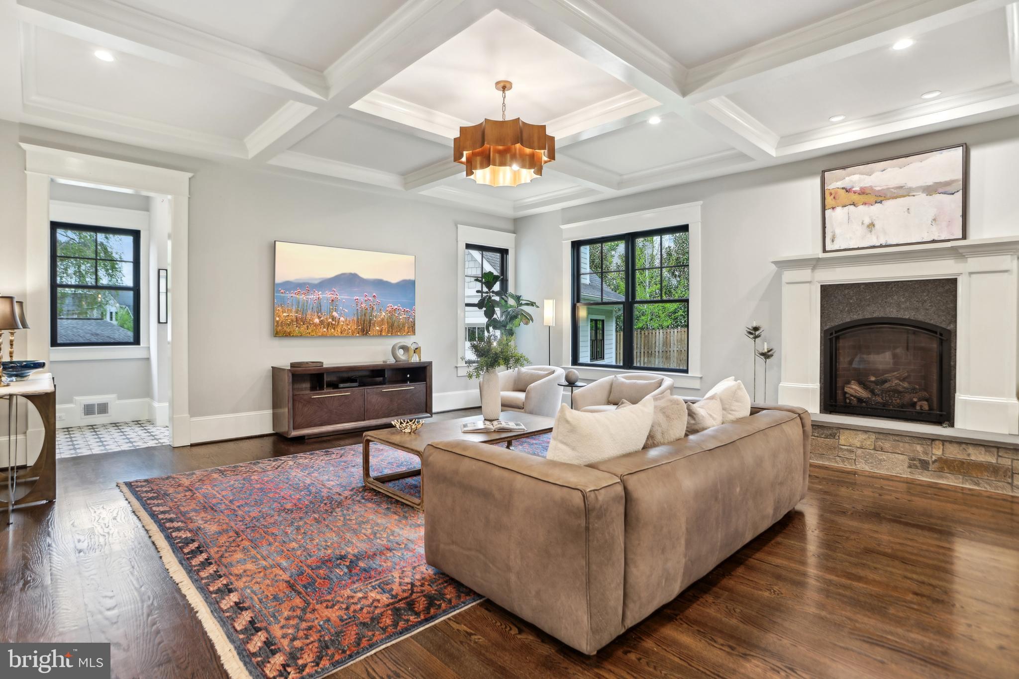 COUNTRY CLUB PARK - Residential