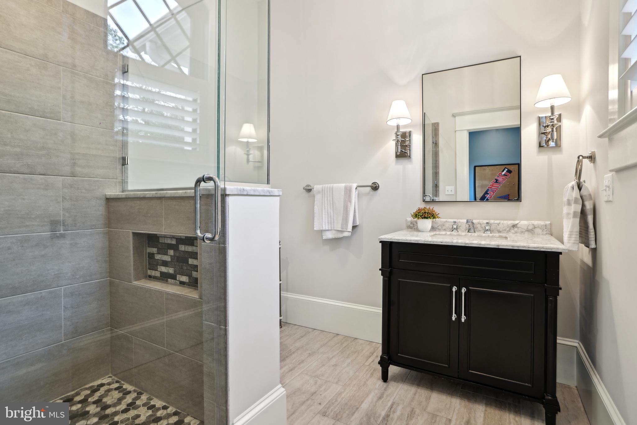 COUNTRY CLUB PARK - Residential