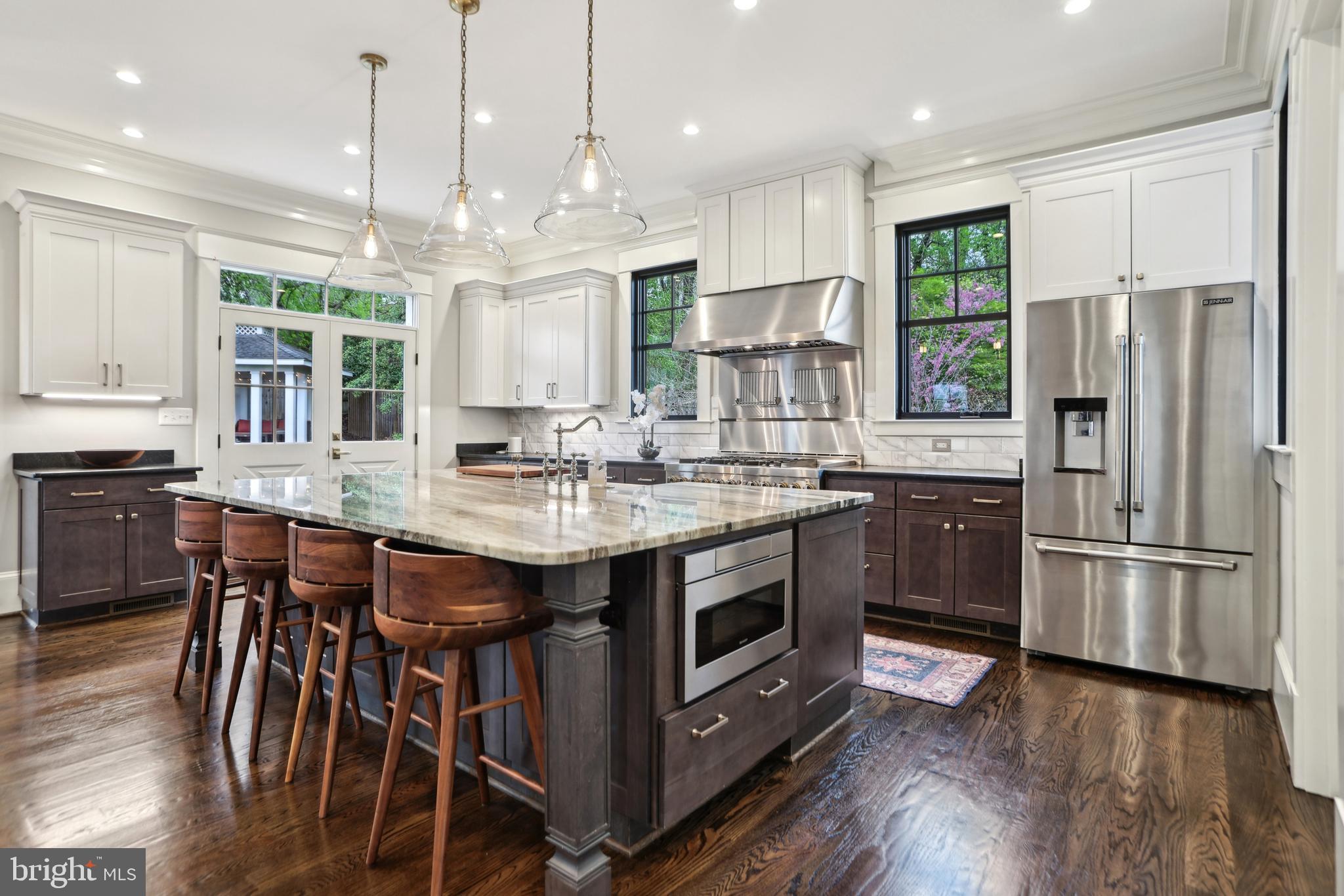 COUNTRY CLUB PARK - Residential