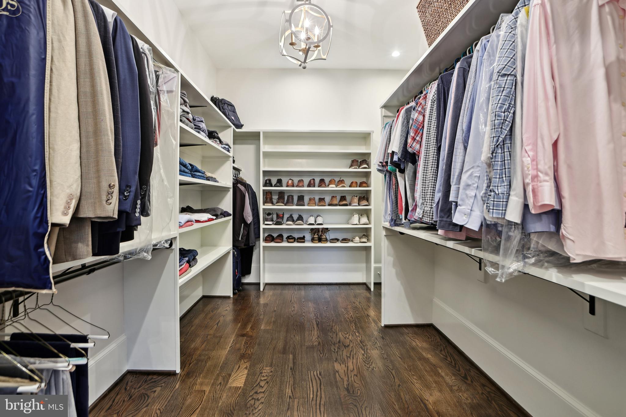 COUNTRY CLUB PARK - Residential