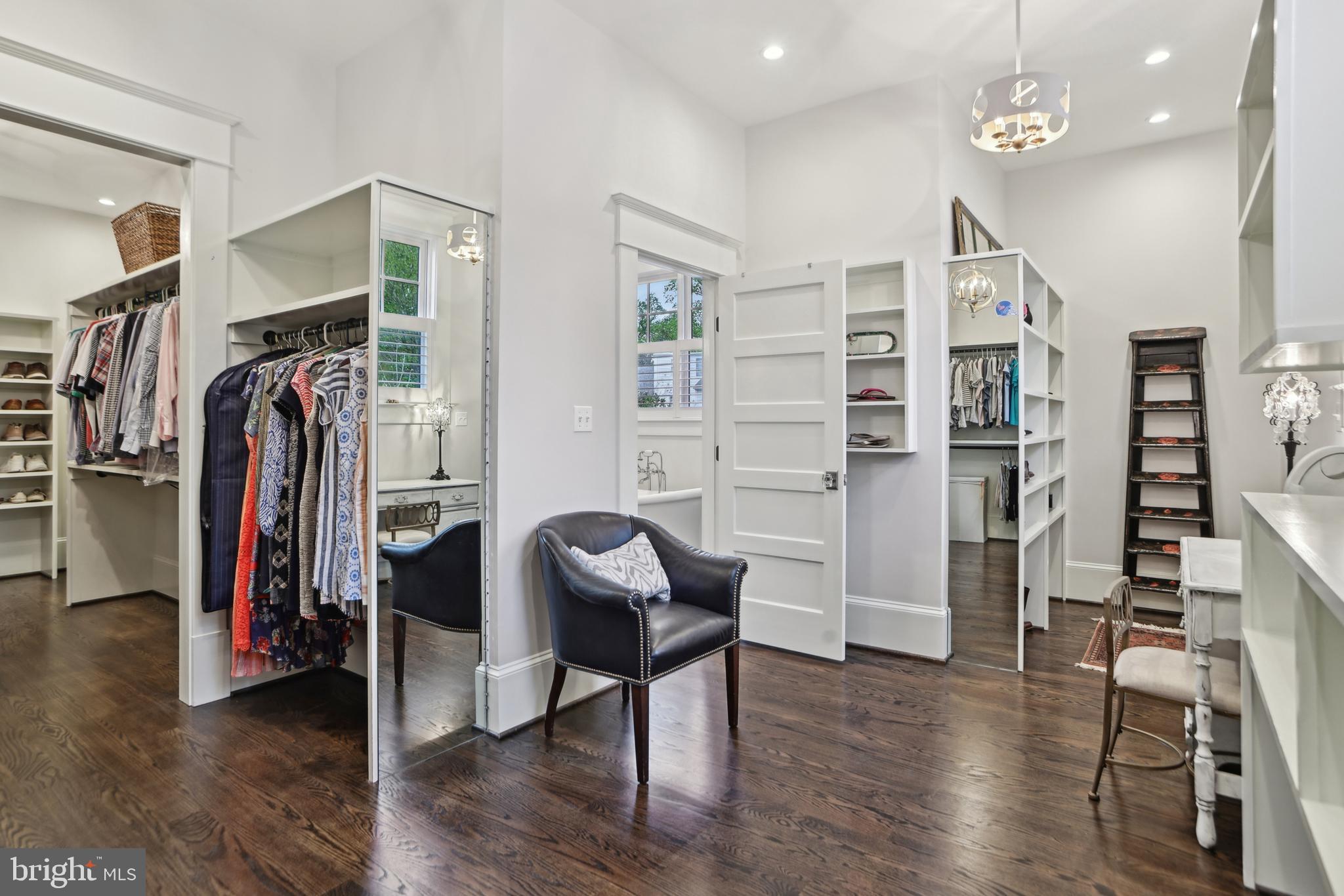 COUNTRY CLUB PARK - Residential