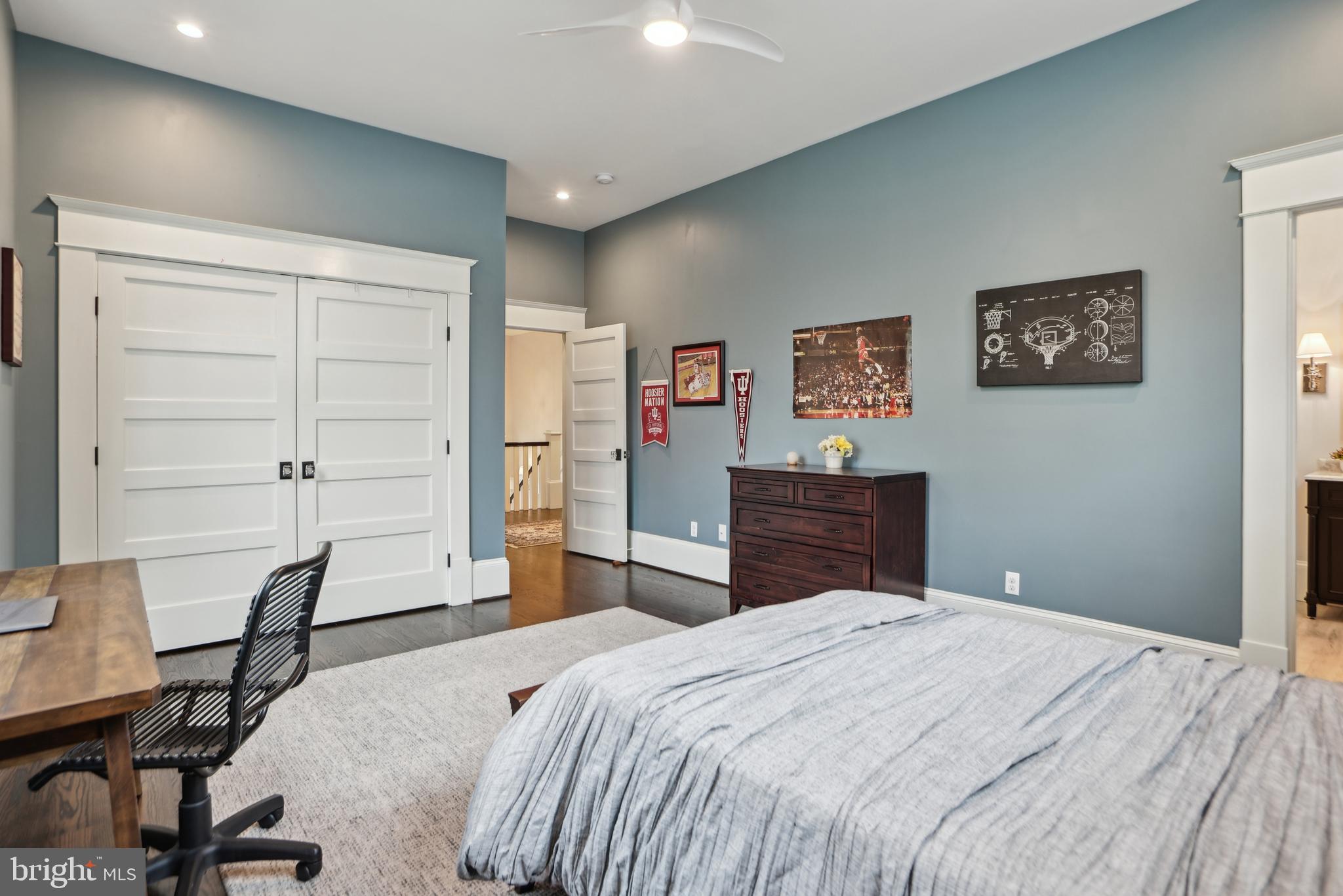 COUNTRY CLUB PARK - Residential