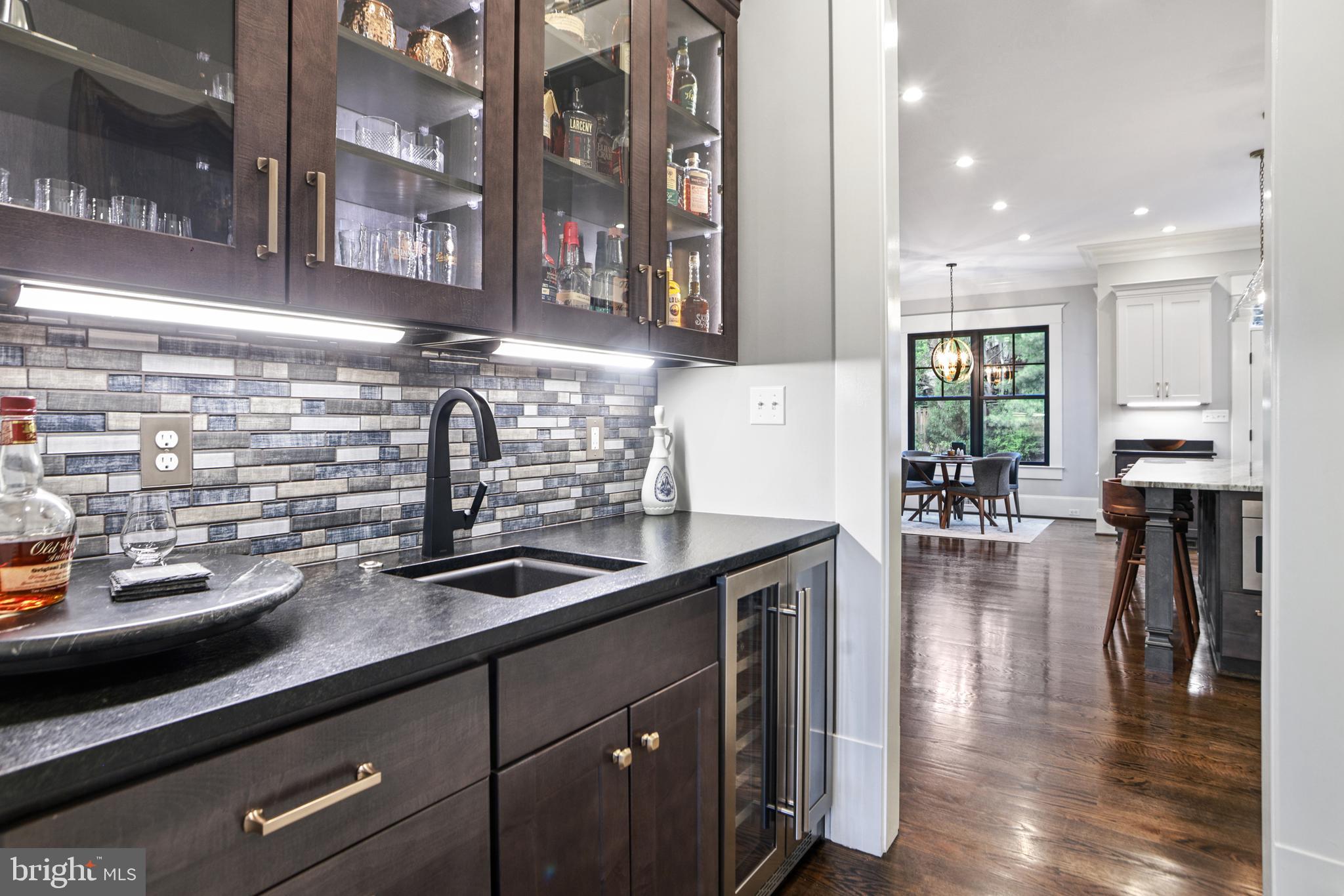 COUNTRY CLUB PARK - Residential