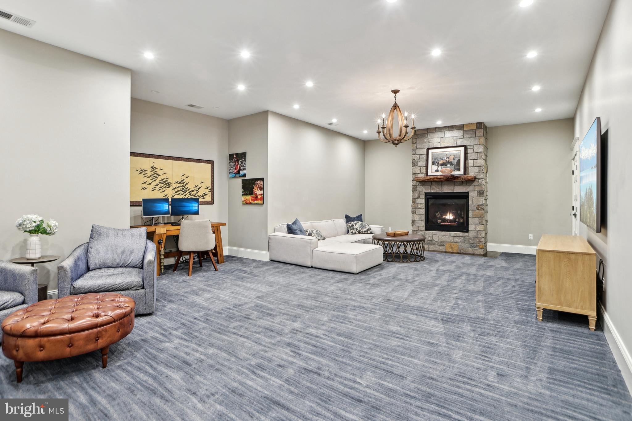 COUNTRY CLUB PARK - Residential