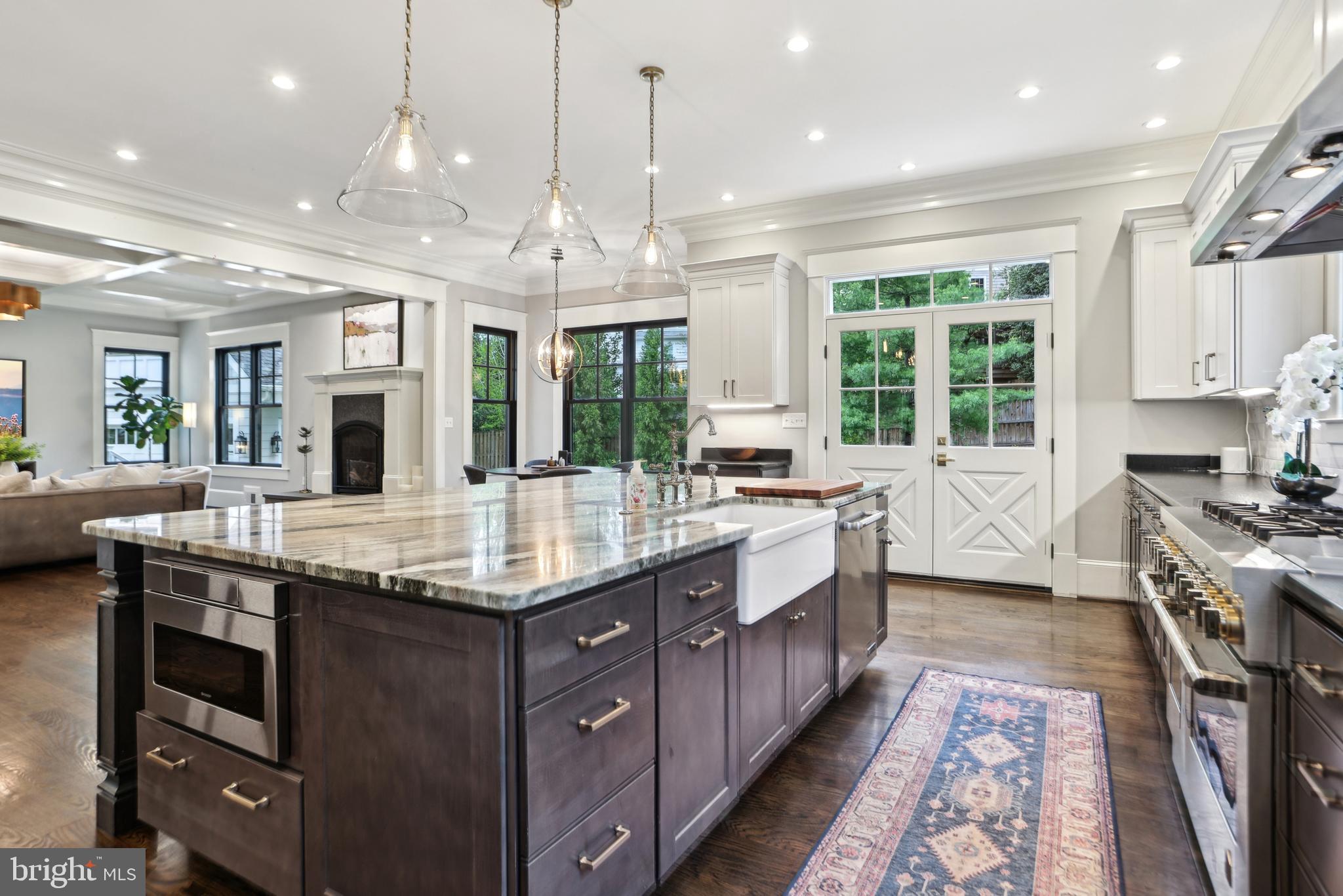 COUNTRY CLUB PARK - Residential