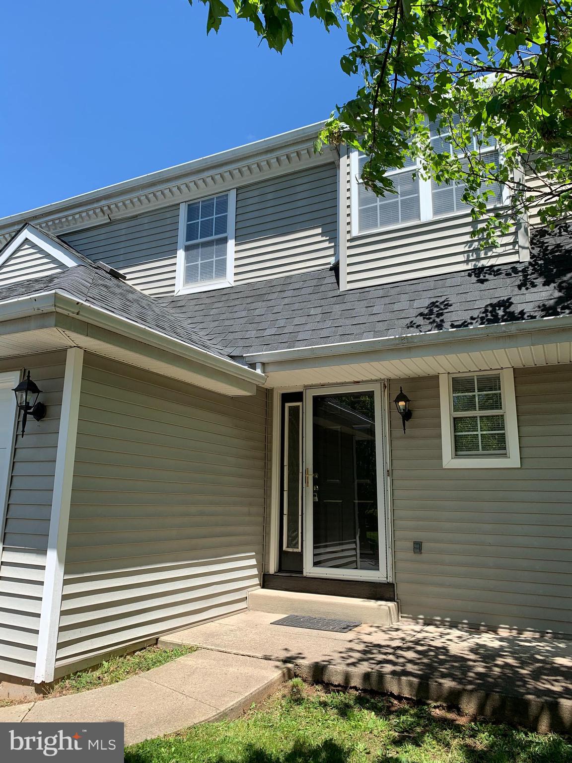 Heritage Ridge Standout . . . New Roof, New Flooring, New Garage Door, All New Kitchen Appliances, Freshly Painted Throughout, and Much Much More. Schedule your private tour of this winner today. Showings begin Saturday, May 15th.