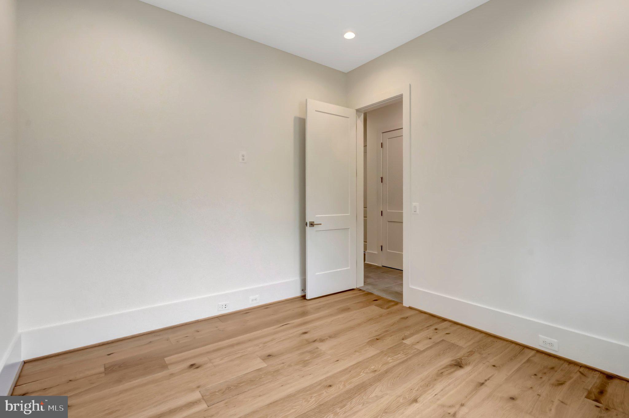 LEE FOREST - Residential