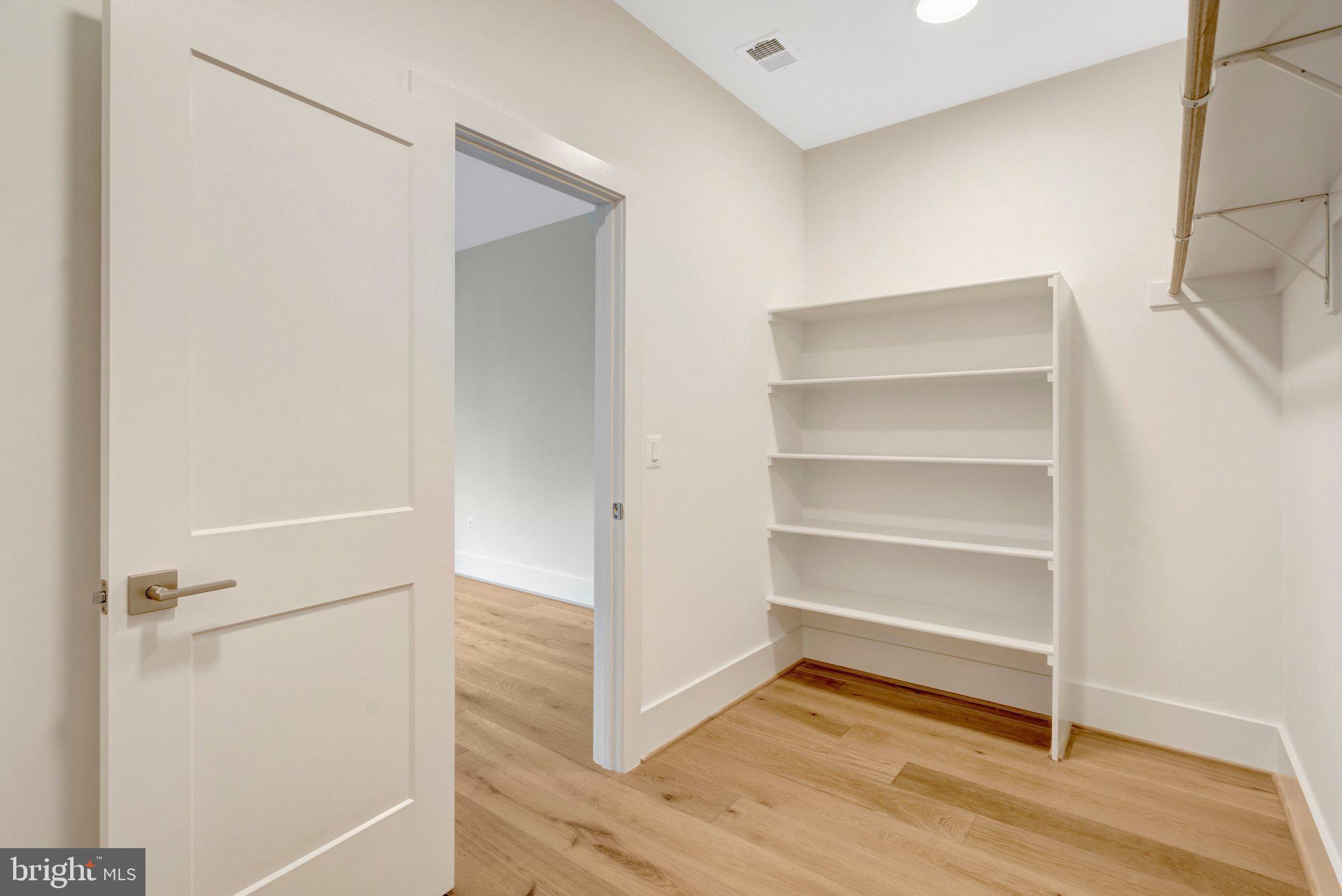 LEE FOREST - Residential