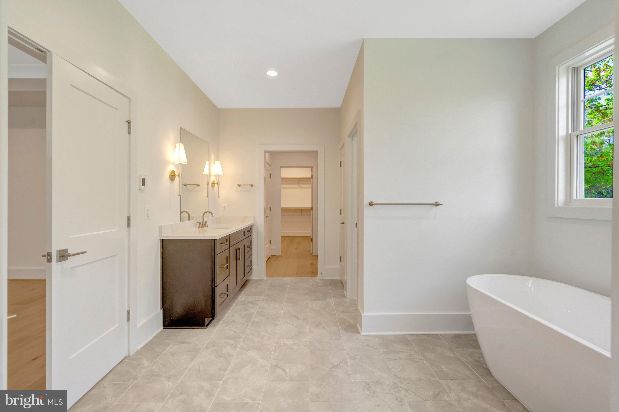 LEE FOREST - Residential