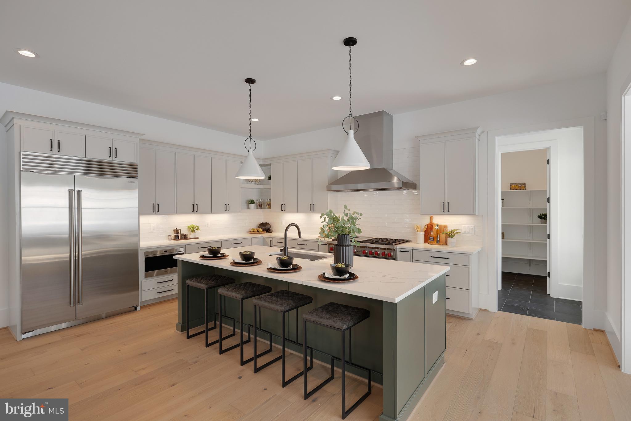 LEE FOREST - Residential