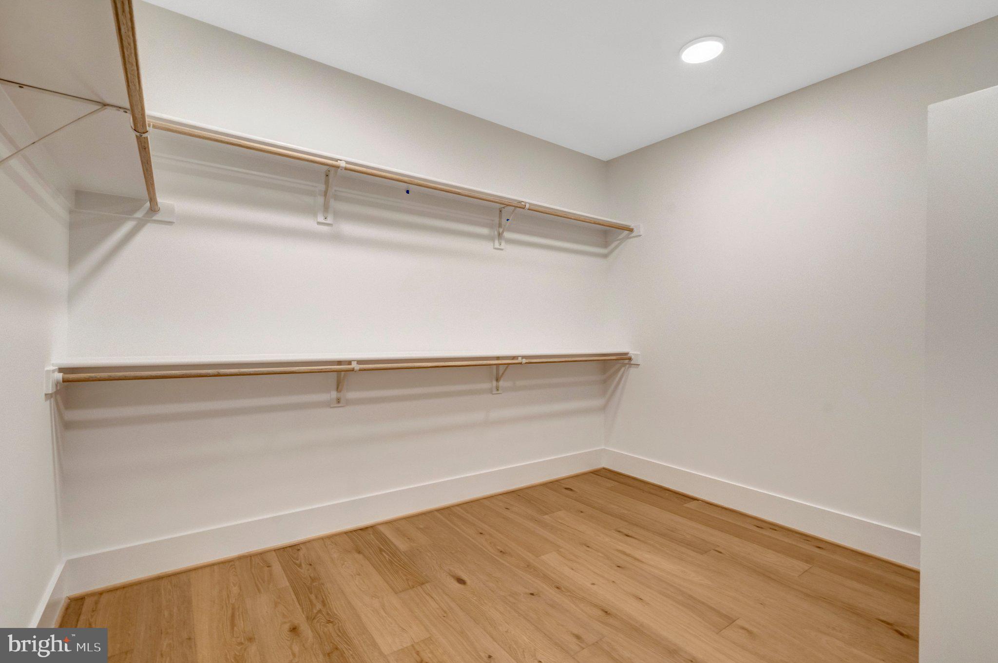 LEE FOREST - Residential