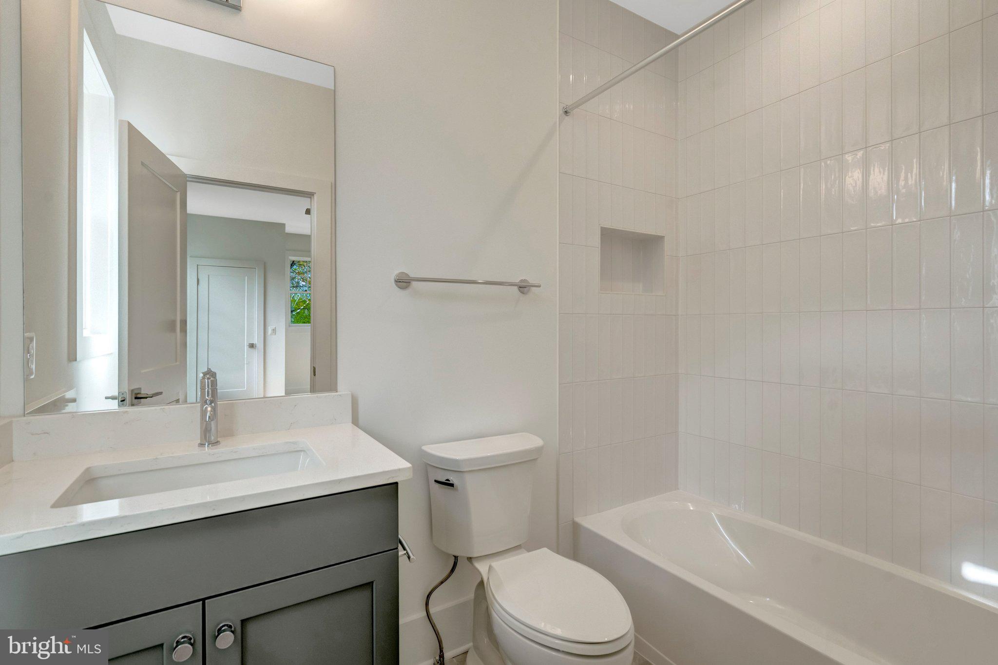 LEE FOREST - Residential