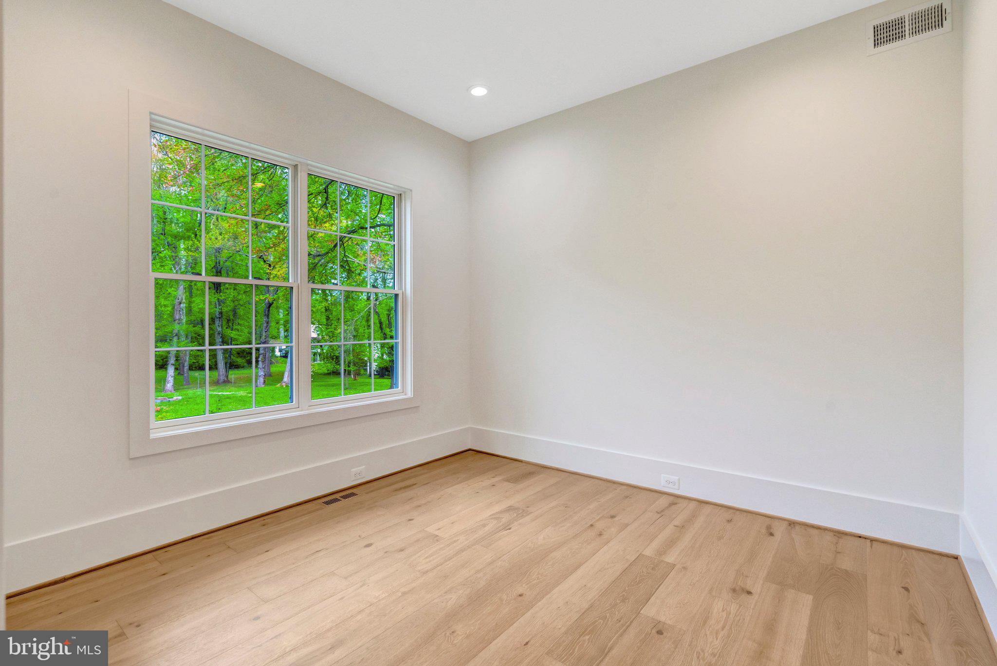 LEE FOREST - Residential